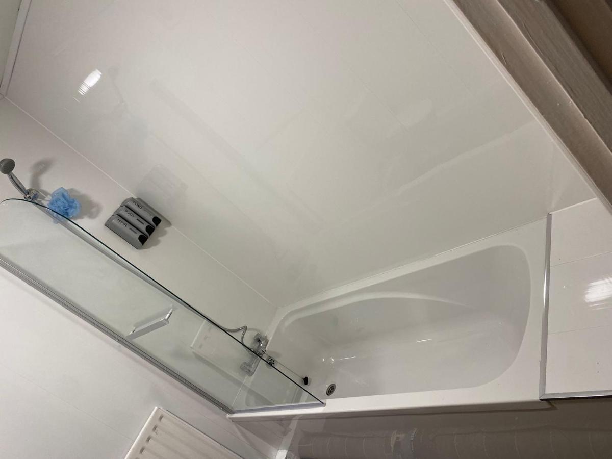 The Superhost - 4 Bedroom House صندرلاند المظهر الخارجي الصورة