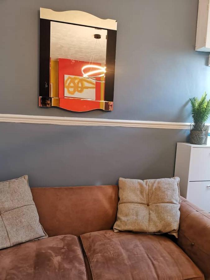 The Superhost - 4 Bedroom House صندرلاند المظهر الخارجي الصورة