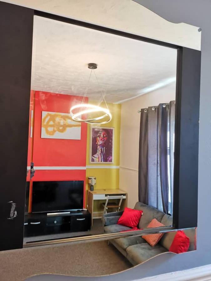 The Superhost - 4 Bedroom House صندرلاند المظهر الخارجي الصورة