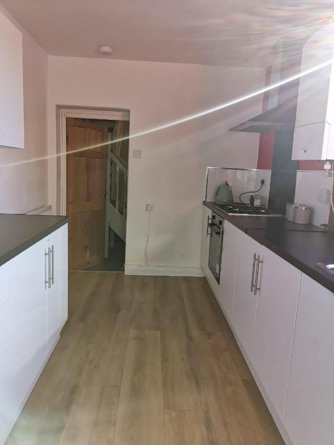 The Superhost - 4 Bedroom House صندرلاند المظهر الخارجي الصورة