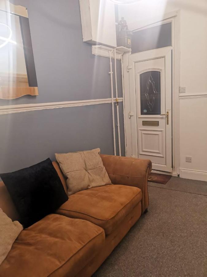 The Superhost - 4 Bedroom House صندرلاند المظهر الخارجي الصورة